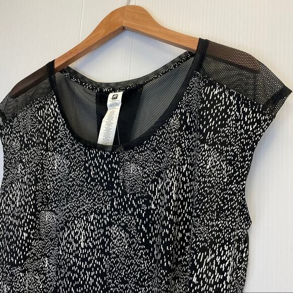 New! Fabletics Vanessa top athletic workout top - Picture 6 of 14